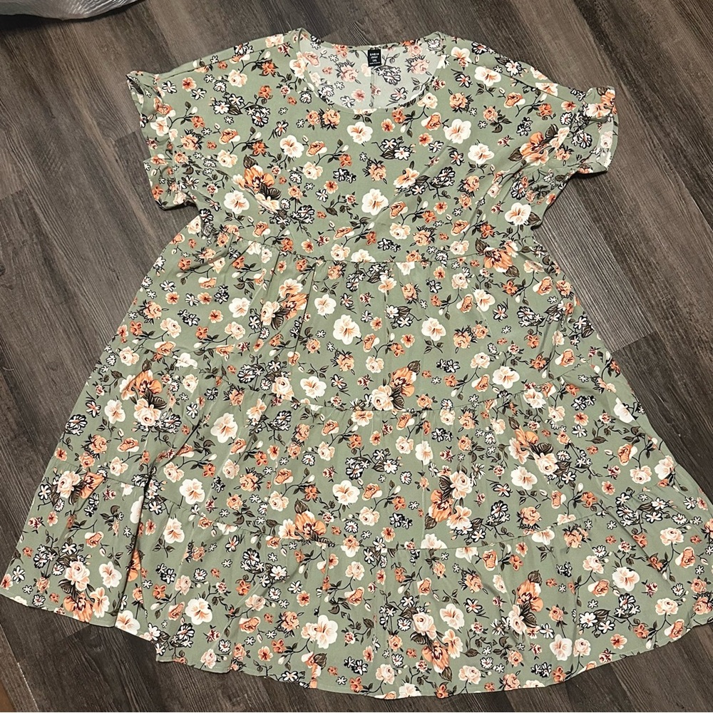 SHEIN Floral Print Dress in Green